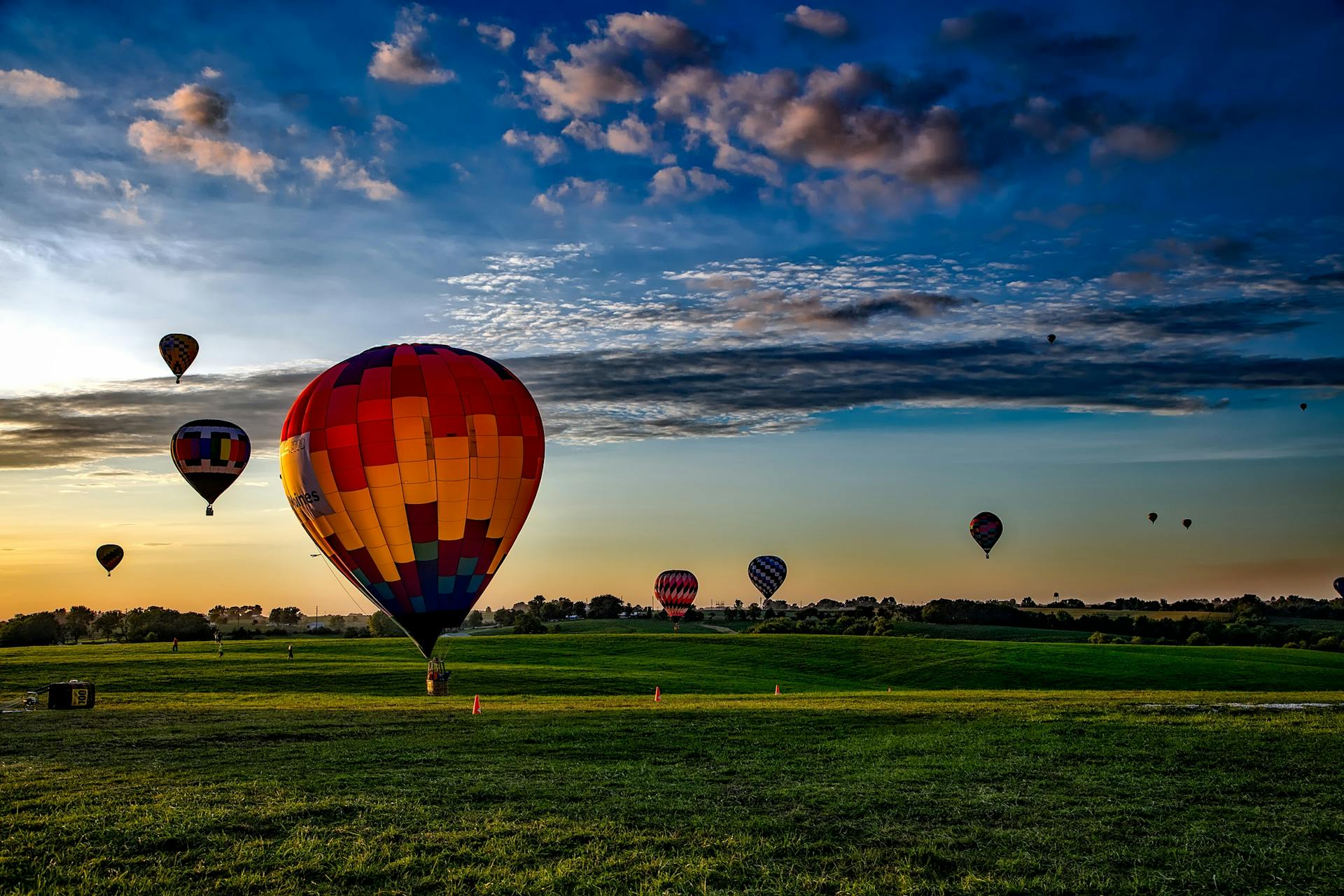 Balloons Over Bend
